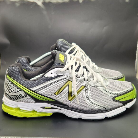 New Balance 770 v2 (2016) - Picture 2 of 6